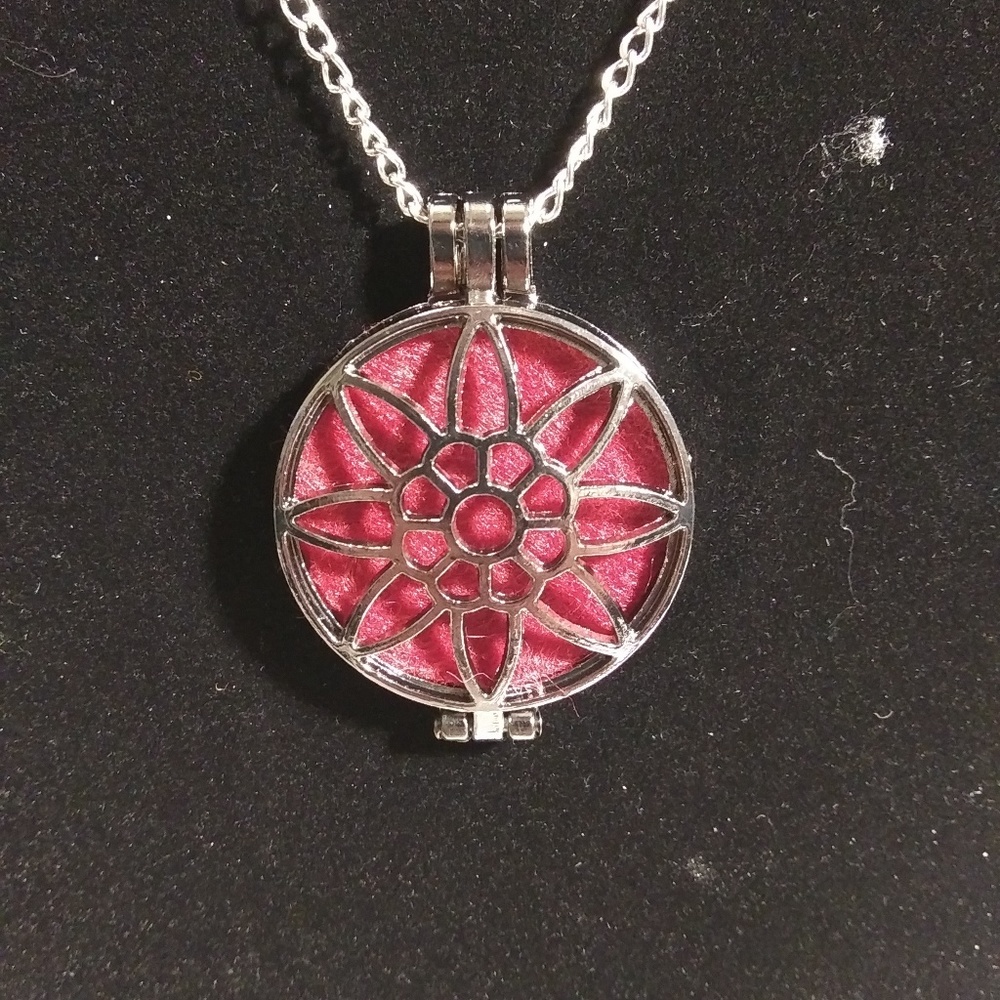 Aromatherapy Essential Oil Flower Necklace